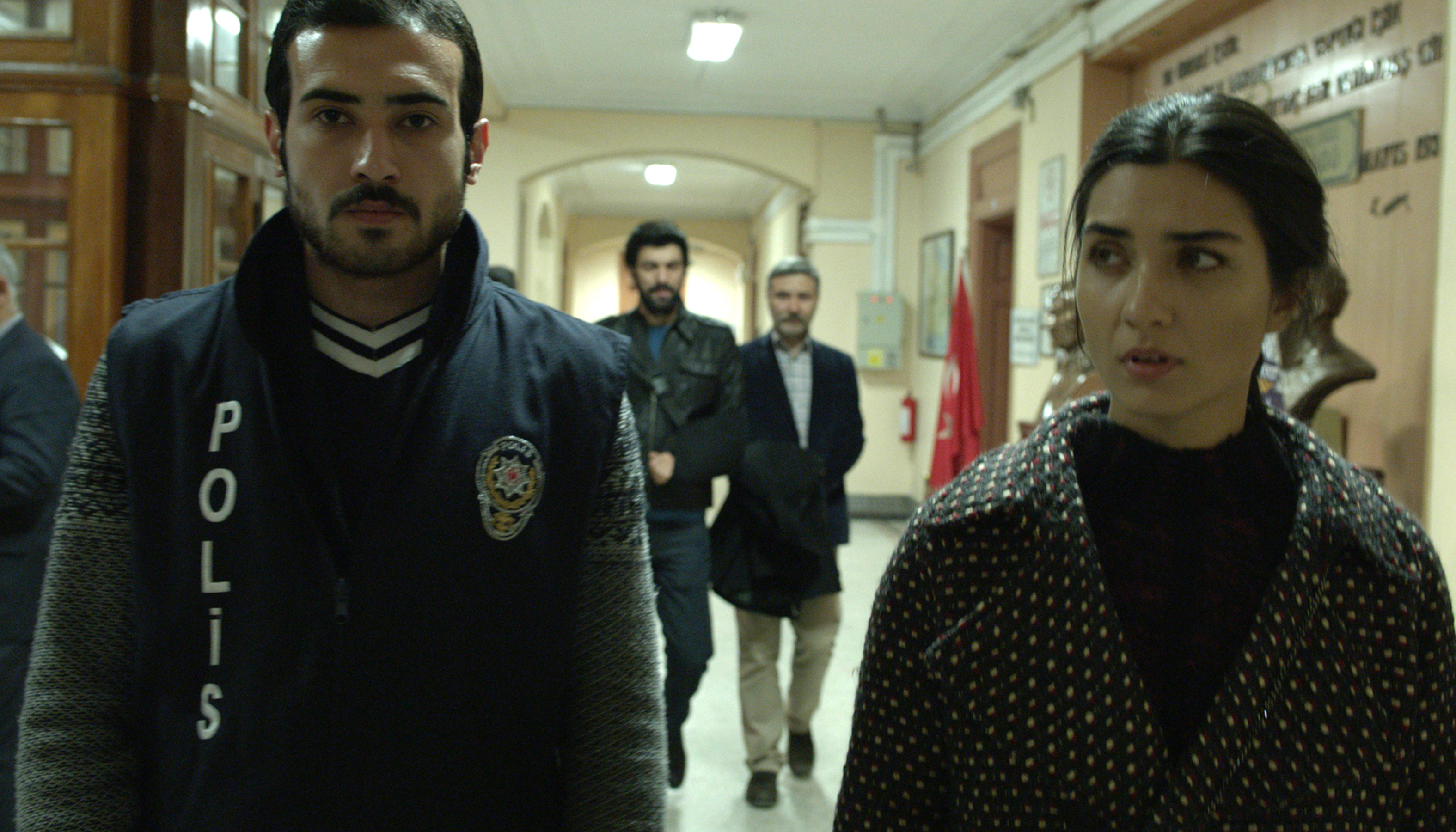 Ask 26. Tum hi ho mp3. Асли и ферхат. Асли черно белая любовь. Ask 26.